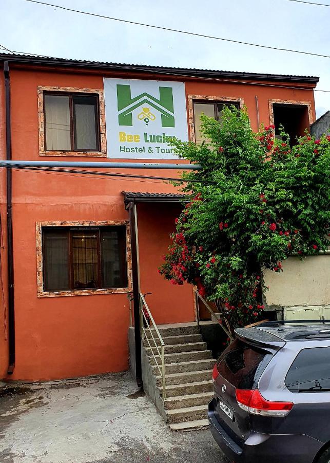 Bee Lucky Hostel And Tours Yerevan Exterior photo